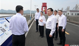 川觀新聞8月22日報道：王曉暉在自貢市樂山市調(diào)研時強調(diào)：進(jìn)一步鍛長板補短板推動高質(zhì)量發(fā)展，為奮力譜寫中國式現(xiàn)代化四川新篇章作出更大貢獻(xiàn)