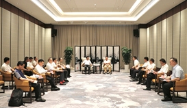 楚雄州委副書記、州長張文旺到集團(tuán)洽談交流
